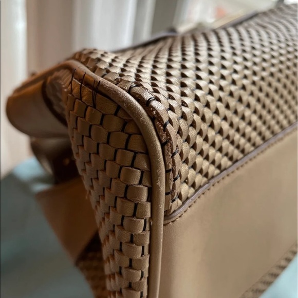 Ellen Tracy Gold woven Leather handbag - Picture 6 of 10
